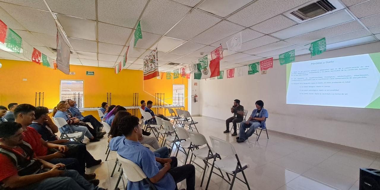 Lleva Salud Municipal charla sobre salud mental a personal de YFY Júpiter