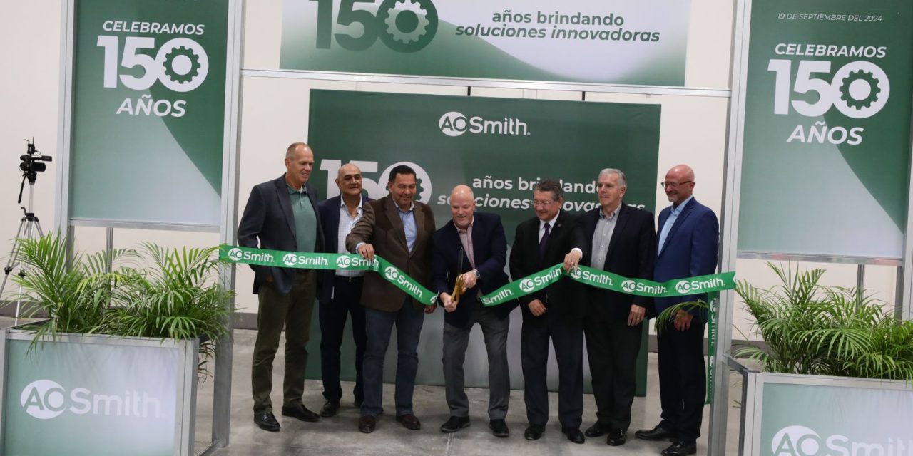 Participa Alcalde en ceremonia de aniversario de empresa AO Smith