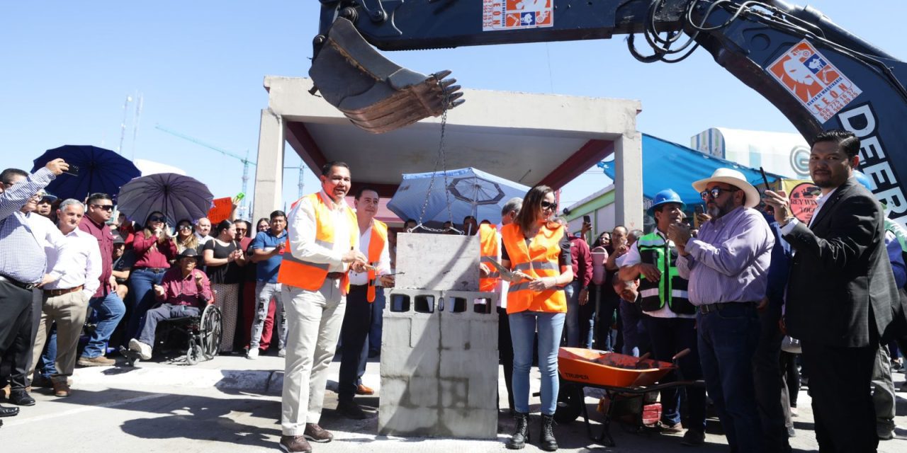 Coloca Pérez Cuéllar primera piedra del puente de la avenida Vicente Guerrero