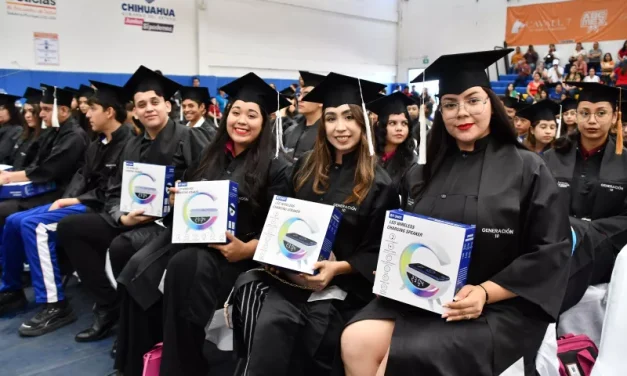 Reconocen a 798 estudiantes de excelencia de la región centro-sur