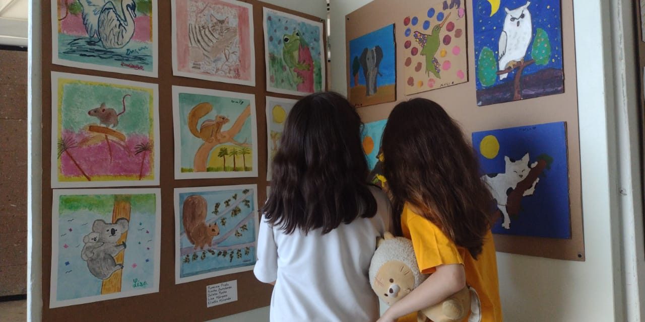 Ofrecen a familias un espacio de arte y recreación con la exposición “Animales Fantásticos”