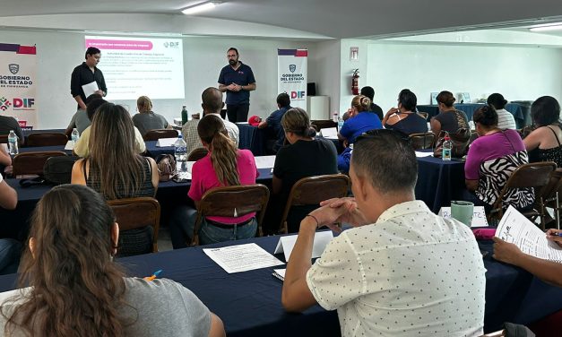 Imparte DIF Estatal taller de crianza afectiva a padres de familia