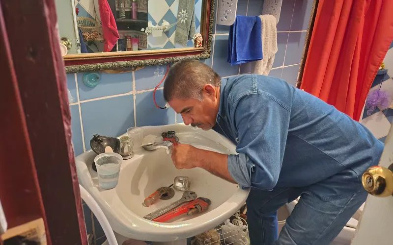 Repara JMAS Chihuahua fugas en viviendas de 200 habitantes