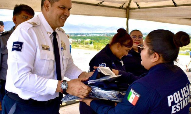Entregan de 1,900 uniformes al personal operativo