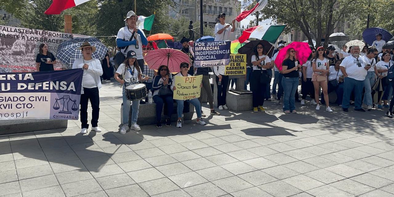 Vuelven trabajadores del PF a manifestarse afuera de Congreso