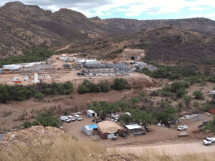 Detienen a MP coludido con ladrones para robar carros