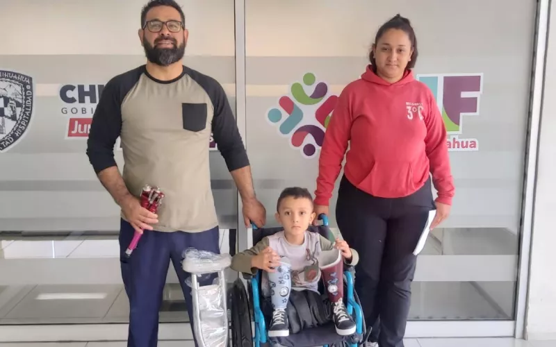 Dará sus primeros pasos Jesús Tomás gracias a prótesis transfemorales