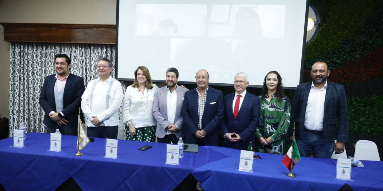 Acude secretario del Ayuntamiento a ponencia Fortaleciendo el Destino Turístico