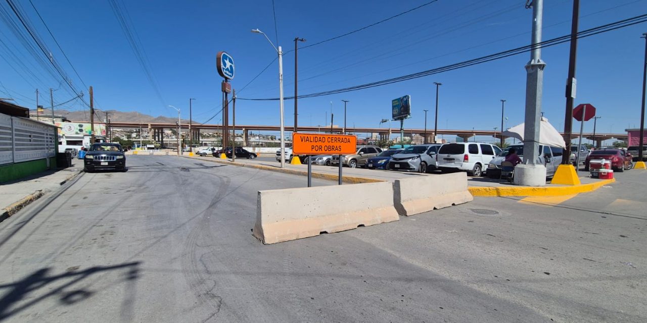 Cierra Seguridad Vial cruce por obras en colector de la JMAS