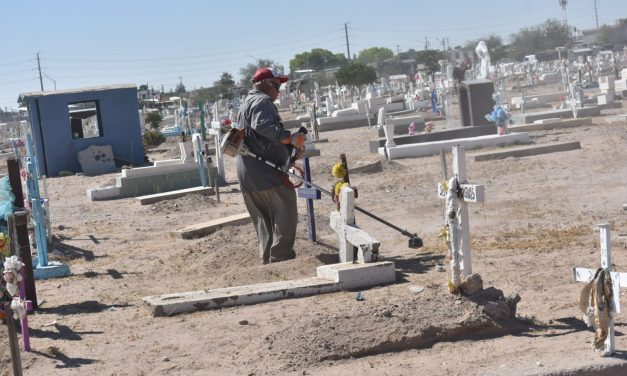Refuerza Dirección de Limpia operativo en los panteones municipales