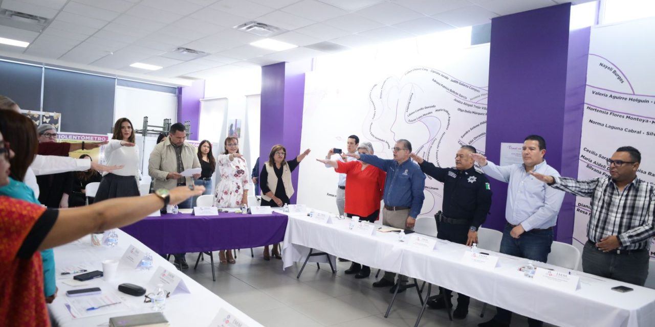 Toma protesta Alcalde a integrantes del Consejo Directivo del Instituto Municipal de las Mujeres