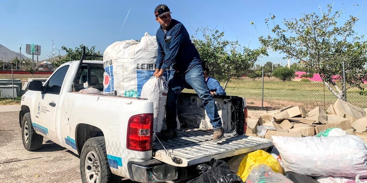 Dona JMAS 500 kilos PET al CRIT