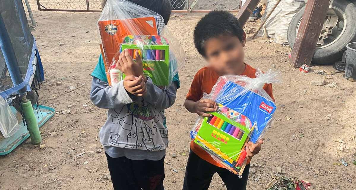 Apoyan a 50 familias de la comunidad Náhuatl con entrega de útiles escolares