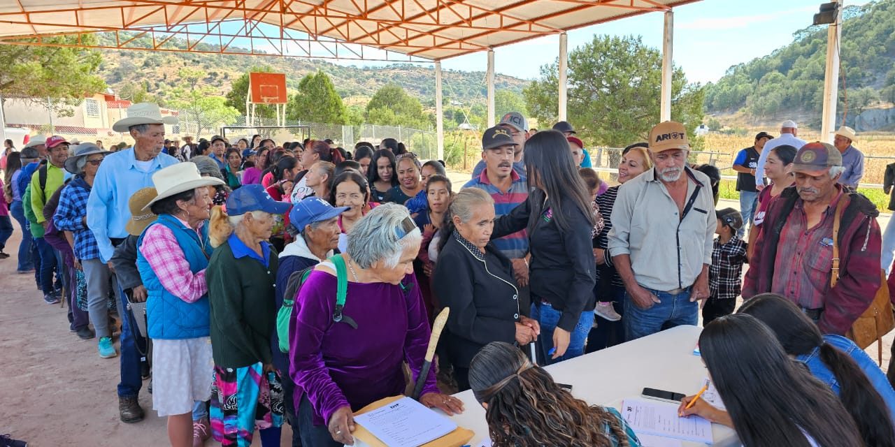 Reciben 500 habitantes de Uruachi 20 toneladas de maíz y frijol