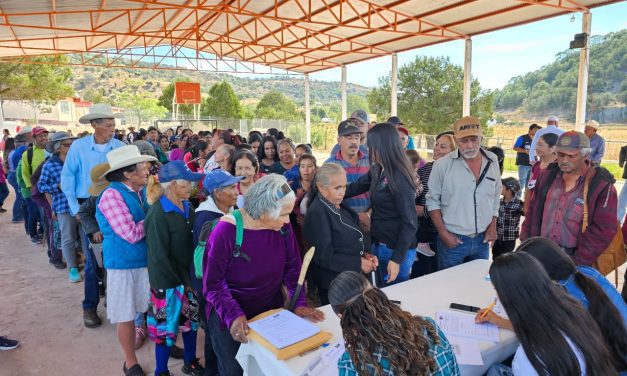 Reciben 500 habitantes de Uruachi 20 toneladas de maíz y frijol