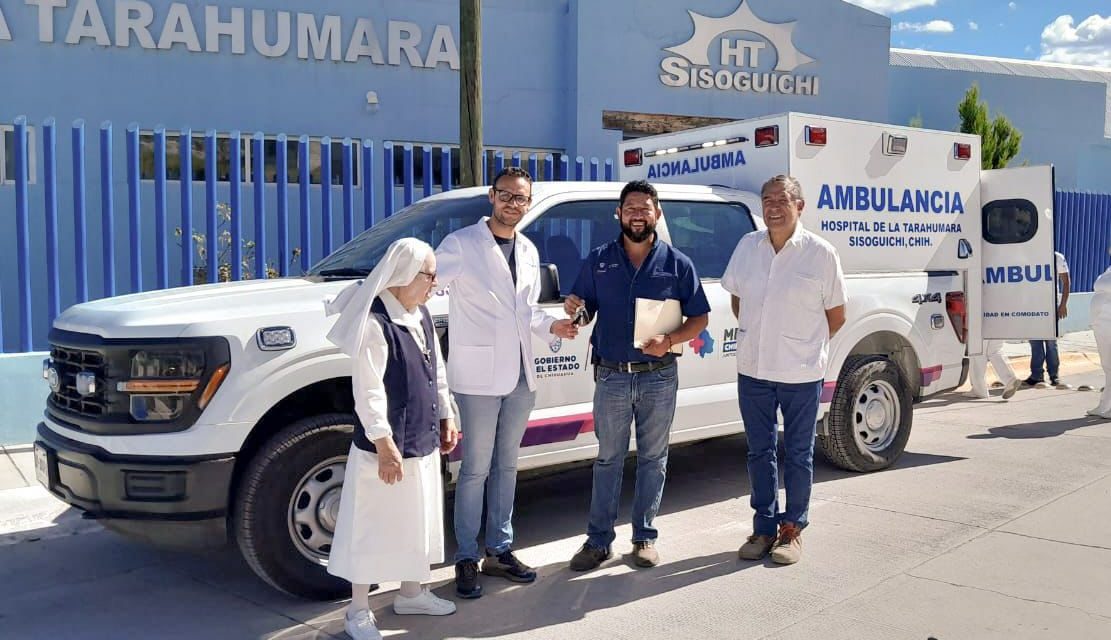 Cumple Maru Campos con Sisoguichi: Entrega ambulancia en Hospital de la Tarahumara