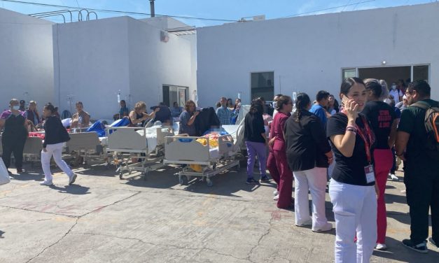 Controlan Bomberos y Protección Civil Municipal fuga de oxígeno en el ISSSTE