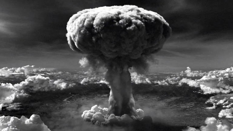 GANAN NOBEL DE LA PAZ SUPERVIVIENTES DE LAS BOMBAS ATÓMICAS