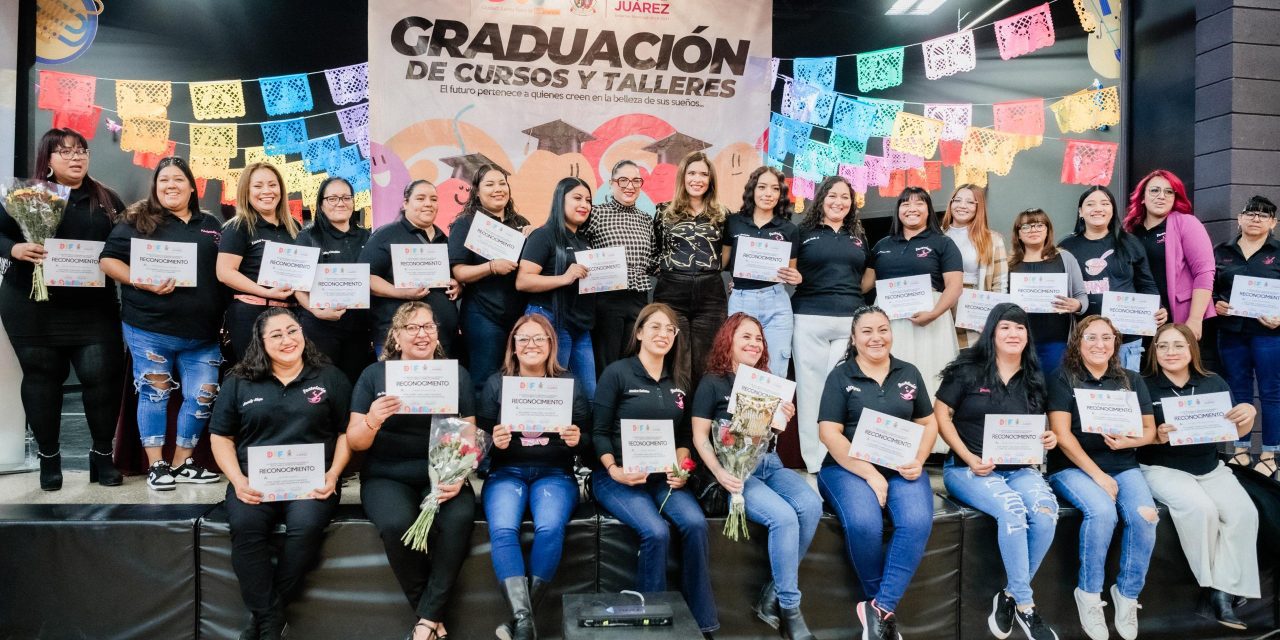 Encabeza Presidenta del DIF municipal graduación de los CASEF