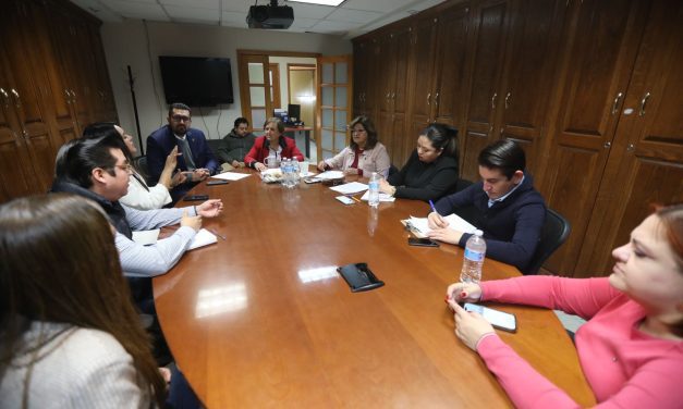Planean capacitar a empleados municipales para atender a personas sordas