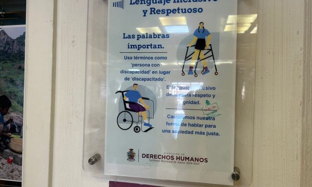 Colocan carteles en la Presidencia para visibilizar los derechos de las personas con discapacidad