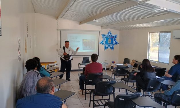 Capacita Seguridad Vial sobre Manejo Defensivo a chóferes de la empresa ELO