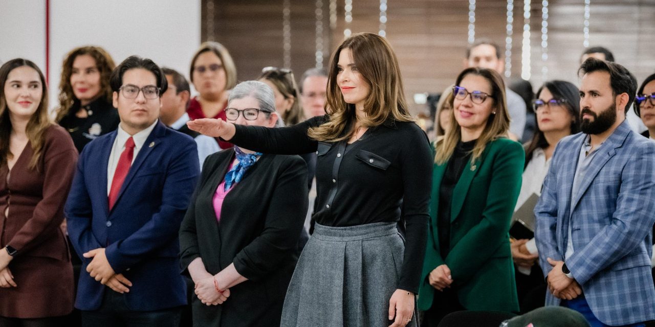 Toma Protesta Rubí Enríquez como Presidenta del DIF Municipal