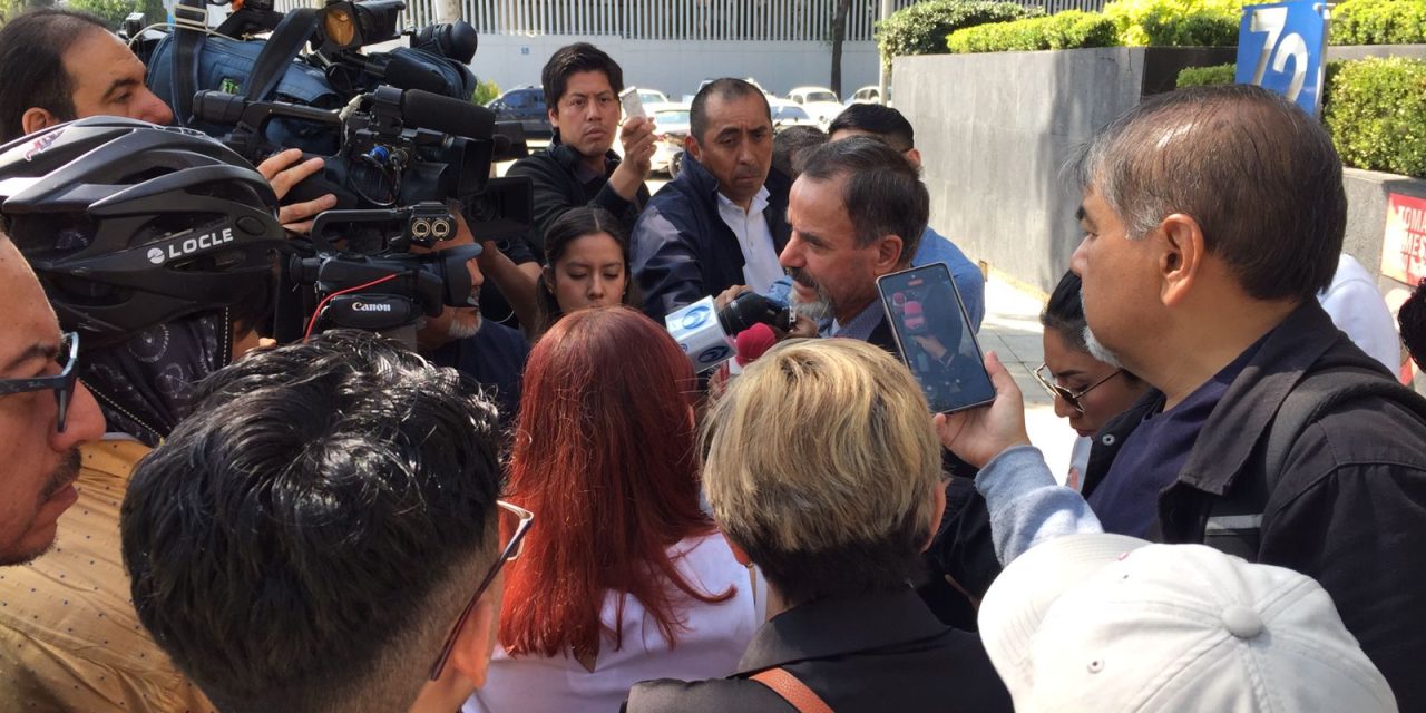 Exige Adrián LeBarón tipificar como terrorismo violencia en el país