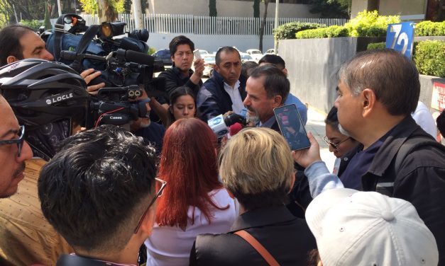 Exige Adrián LeBarón tipificar como terrorismo violencia en el país
