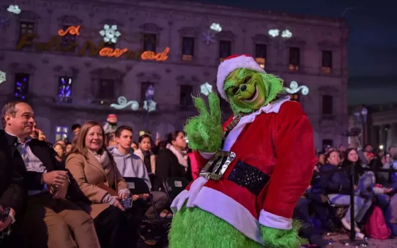 Maru Campos invita al tradicional encendido del árbol navideño