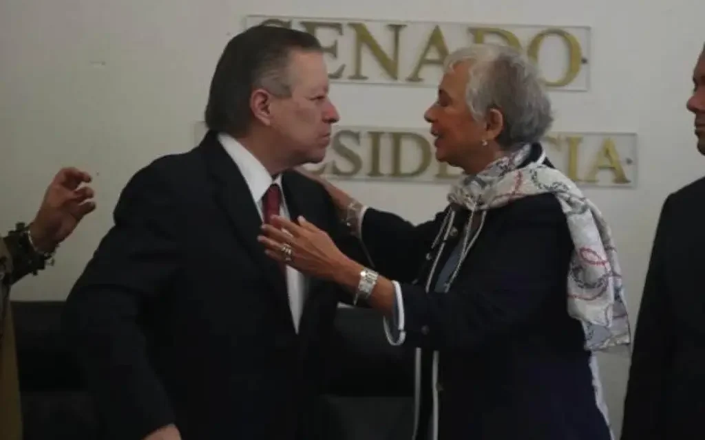 Zaldívar y Cordero también se llevan “un montón de dinero”