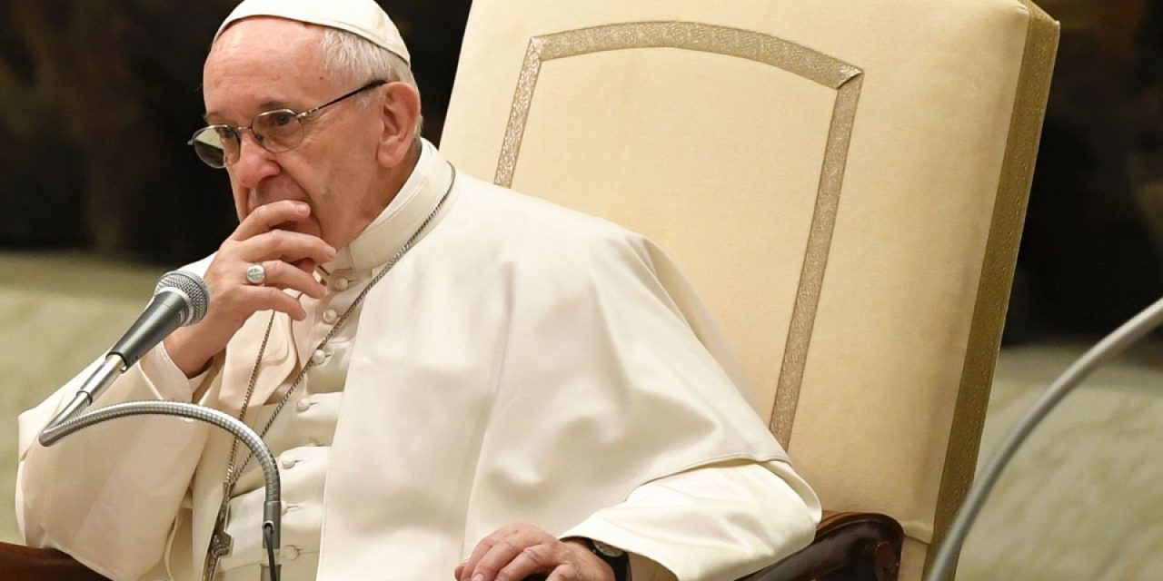 El Papa Francisco aboga por los cuidados paliativos en el debate sobre el fin de la vida