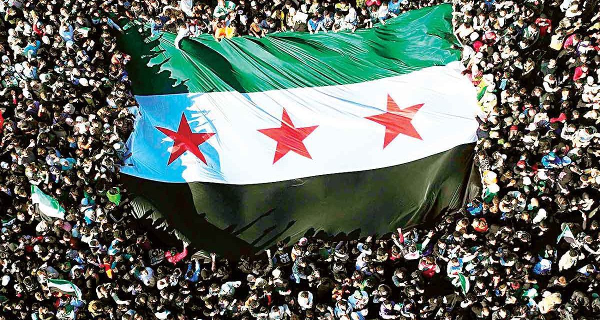 Multitudes en Siria celebran caída del régimen de Al Assad