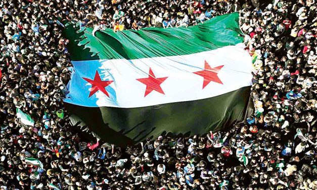 Multitudes en Siria celebran caída del régimen de Al Assad