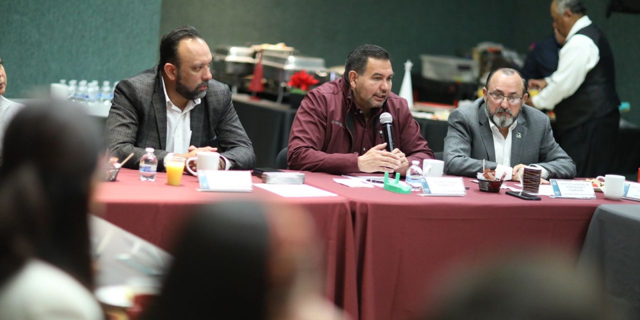 Participa Presidente Municipal en reunión del Consejo Deliberativo del IMIP