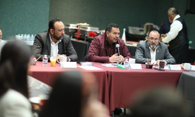 Participa Presidente Municipal en reunión del Consejo Deliberativo del IMIP
