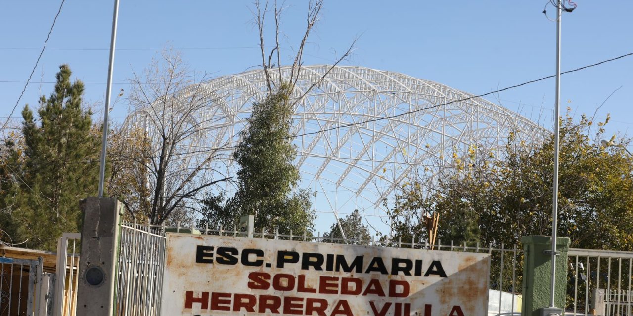 Al 75% el avance en la construcción de domo en la Escuela Primaria Soledad Herrera