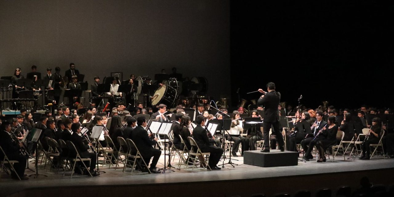 Alcalde Cruz Pérez Cuéllar asiste a la clausura del Festival de la Ciudad