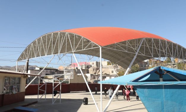 Agradecen docentes de la Escuela Primaria Carlos Villarreal por construcción de domo