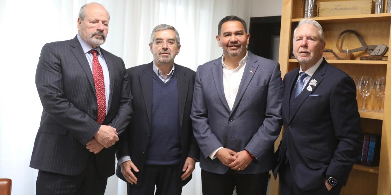 Realizan reunión privada canciller Juan Ramón de la Fuente, alcaldes de Juárez y El paso y cónsules de México