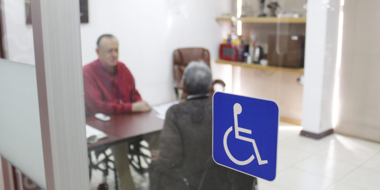 Facilita PCE atención y gestiones a personas con discapacidad con oficina especializada