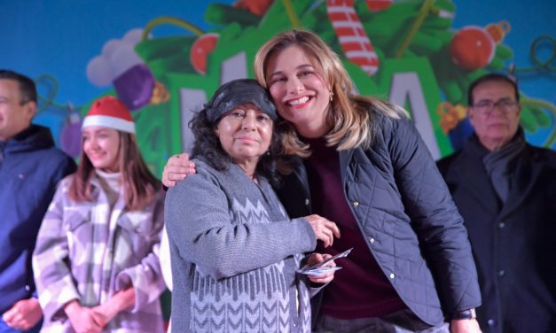 Lleva Maru Campos esperanza y alegría a los capitalinos con Megaposada