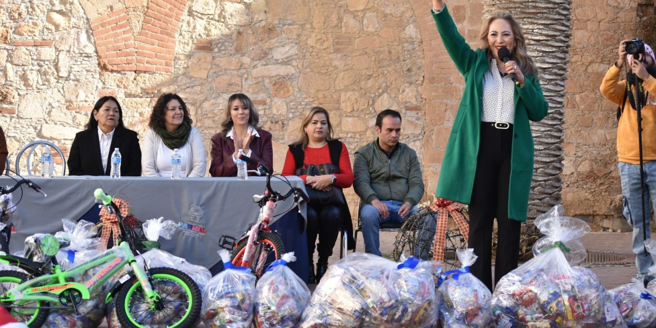 Arranca Gobierno de Parral entrega de dulces y bicicletas en escuelas