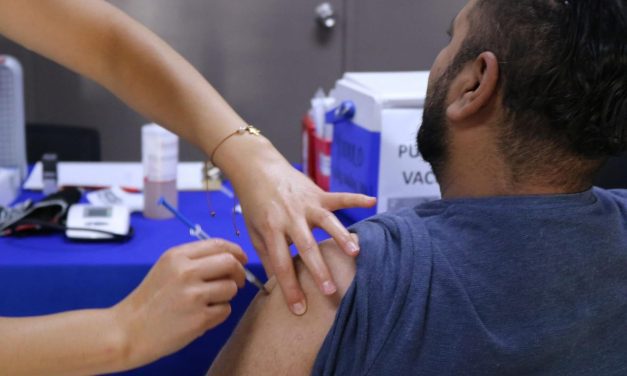 Ofrece IMPE vacuna contra la influenza y neumonía a derechohabientes y comunidad en general