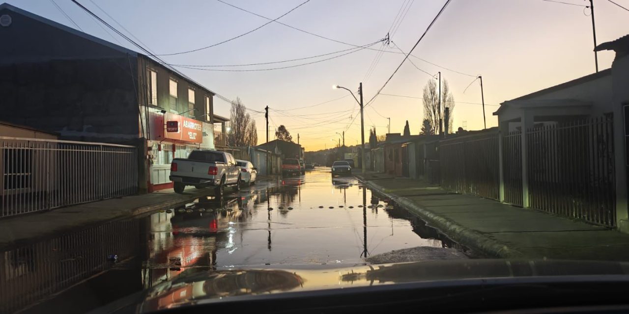 Reportan mega fuga de agua en Cuauhtémoc