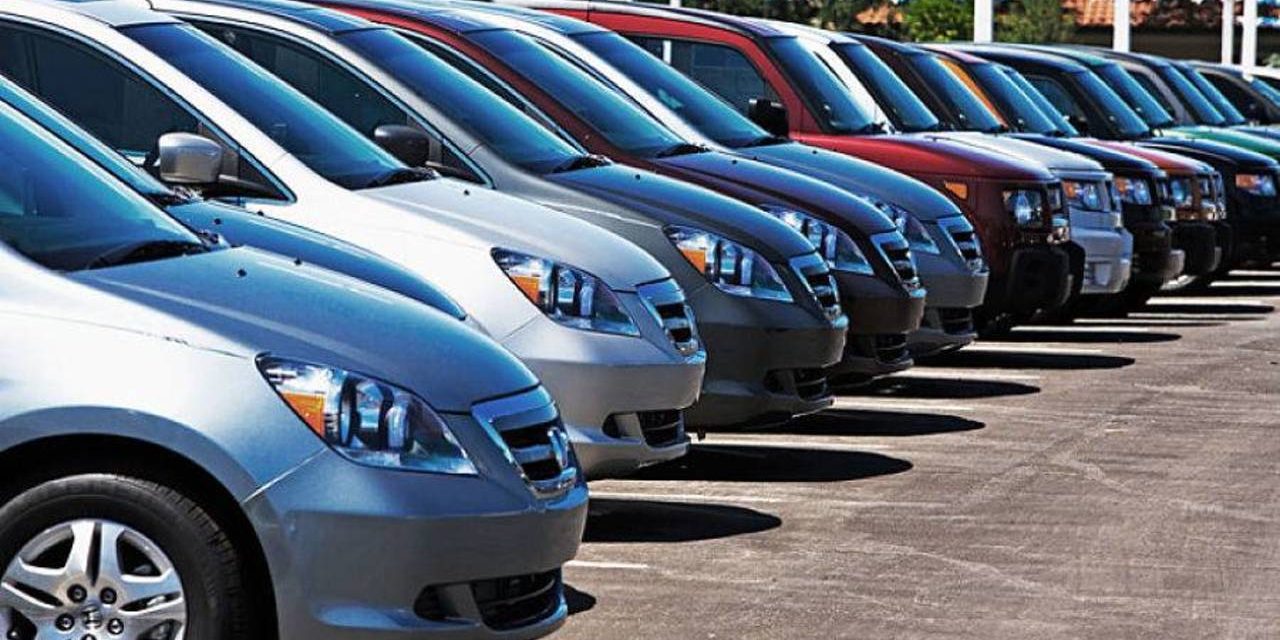 Decrece 13% venta de vehículos nuevos durante el año pasado