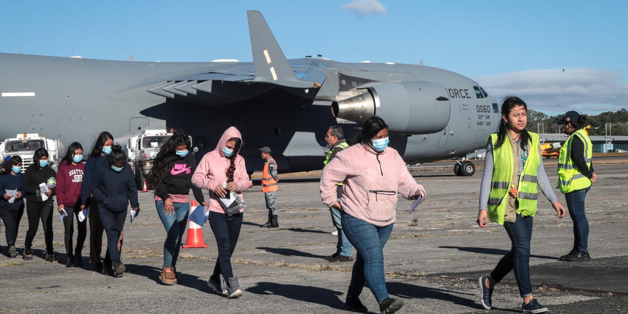 Advierten riesgos por padecimientos de deportados