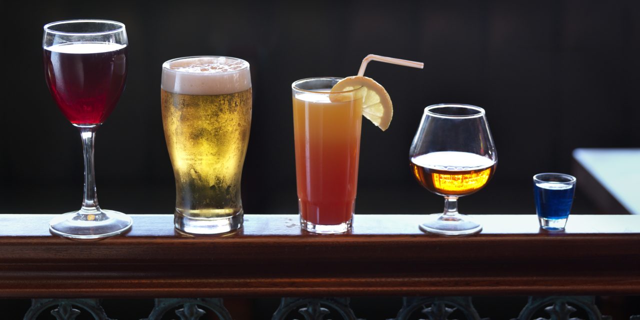La máxima autoridad sanitaria de EE.UU. pide advertir sobre el cáncer en las bebidas alcohólicas