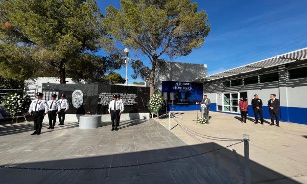 Ciudadanía en deuda con policías: Bonilla en homenaje a policías caídos