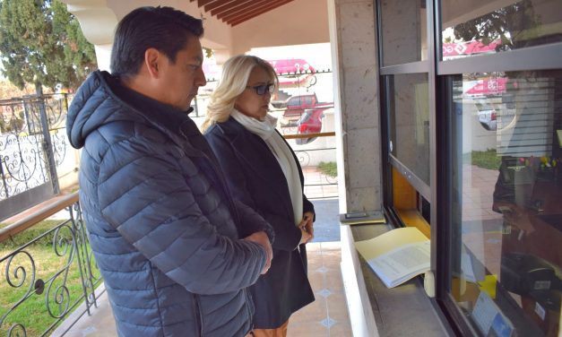 Prohíben a Riggs dirigirse a síndica tras ofensa en sesión de comisión